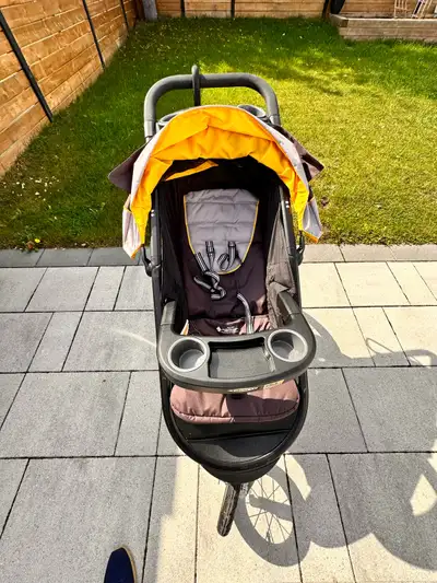 High quality baby stroller. No damage at all.