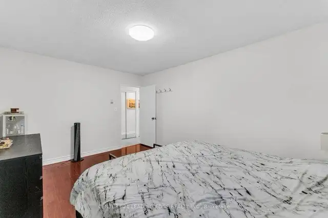 2 bedroom condo close to subways