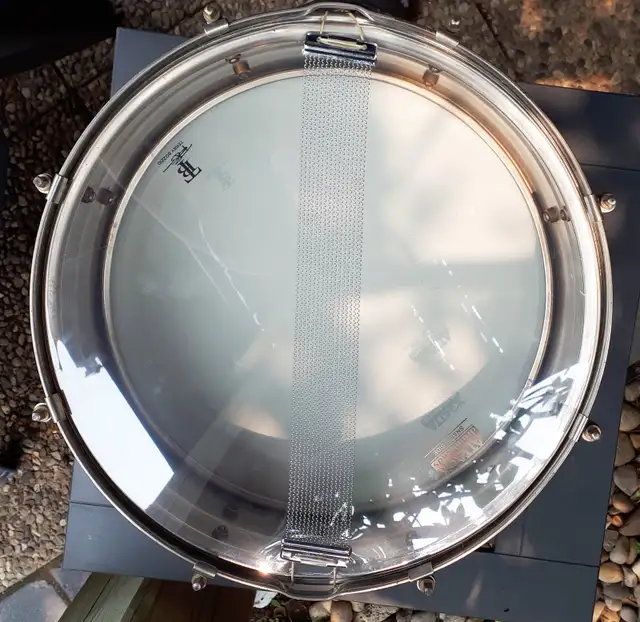 1930's Vintage Ludwig Pioneer Snare Drum. 8 Lug Brass Shell. in Drums & Percussion in Oakville / Halton Region - Image 11