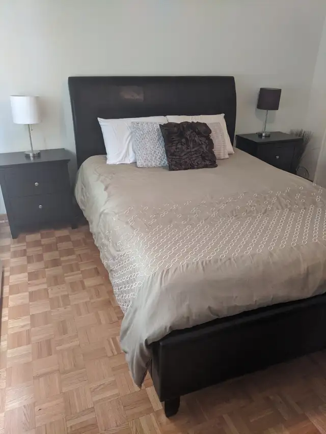 Tête et pied de lit in Beds & Mattresses in Sherbrooke - Image 2