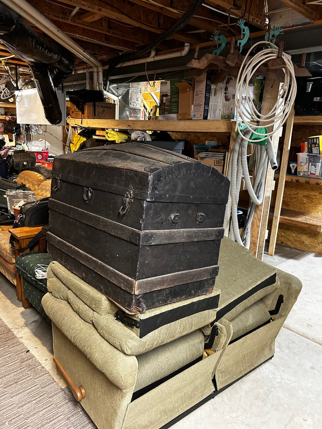 125 year-old Sea Chest in Arts & Collectibles in Chatham-Kent - Image 2