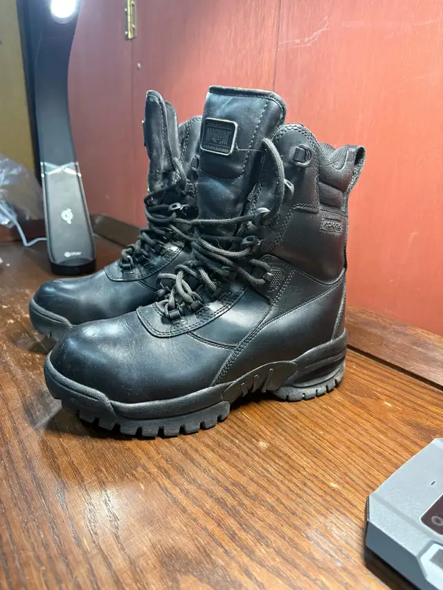 Magnum CSA Thinsulate Safety Work Boots – Women’s 6.5  – Black in Women's - Shoes in Calgary - Image 3