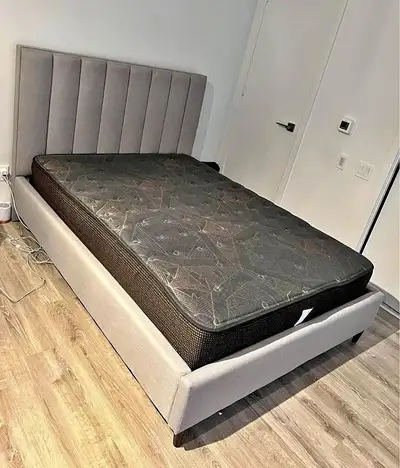 Lit Moderne Luxe – Tête de Lit Haute et Capitonnée, View more