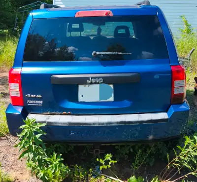 Jeep patriot 2009 north edition 4x4 Automatique A besoin d'une tab de roue,une batterie et faire les...