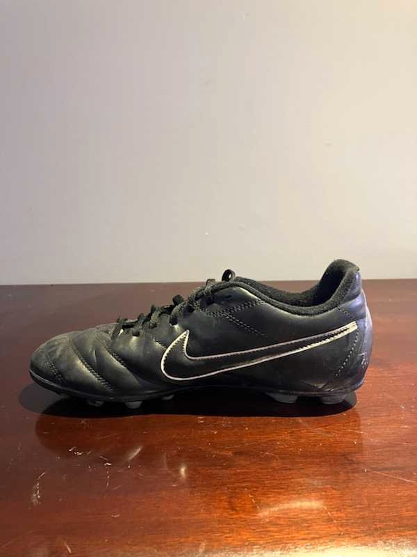 Size 6 Soccer cleats in Soccer in Peterborough