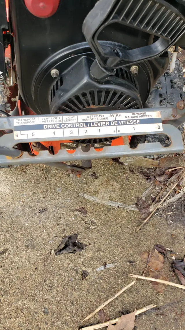 Noma performance 24" - 8hp snow-blower , a1 condition in Power Tools in City of Montréal - Image 8