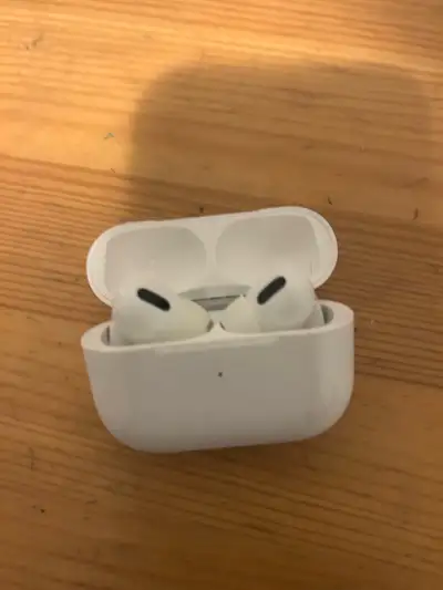 Only one works very obviously fake