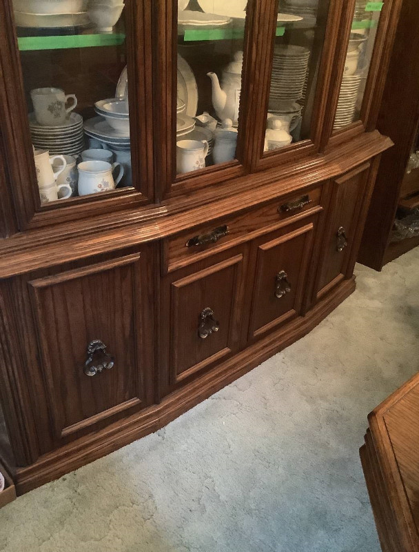 Gorgeous Wood China Cabinet in Hutches & Display Cabinets in Kingston - Image 3