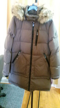 Manteau Hiver neuf XL Vince Camuto contacter: 514-647-5604