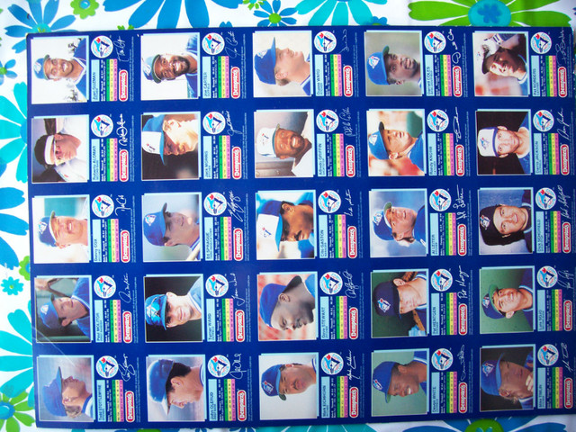 Dempster's Toronto Blue Jays 1993 uncut baseball card sheet in Arts & Collectibles in Trenton - Image 4