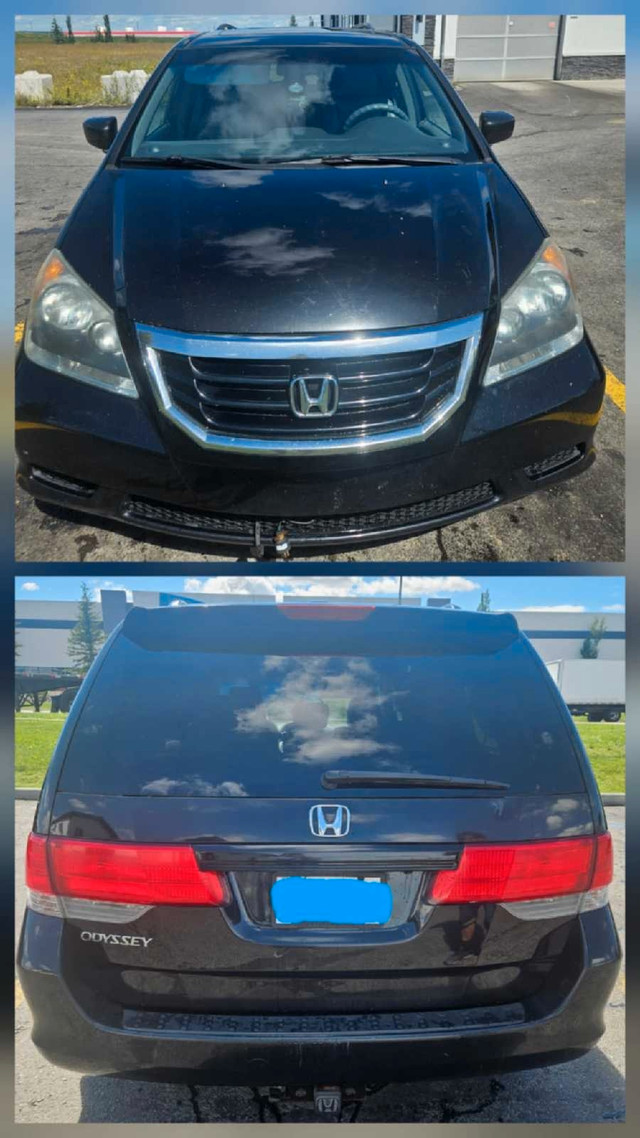 Honda Odyssey 2010 EX-L minivan with DVD and backup camera in Cars & Trucks in Calgary - Image 3