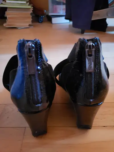 Kenneth Cole Shoes-Size 7-Black in mint condition., View more