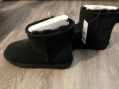 Kirkland Shearing Boot Brand New Black, View more