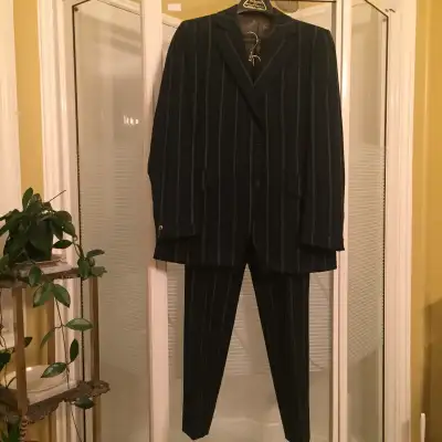 Designed and custom made by Hobberlin’s, vintage late 1960’s - early 1970’s man’s suit, creation Fre...