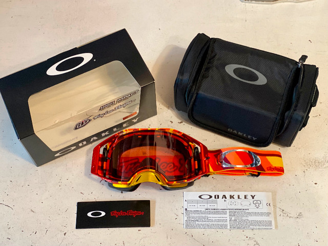 Brand New Oakley TLD Airbrake MX Goggles With Prizm Lens in Other in Markham / York Region - Image 2