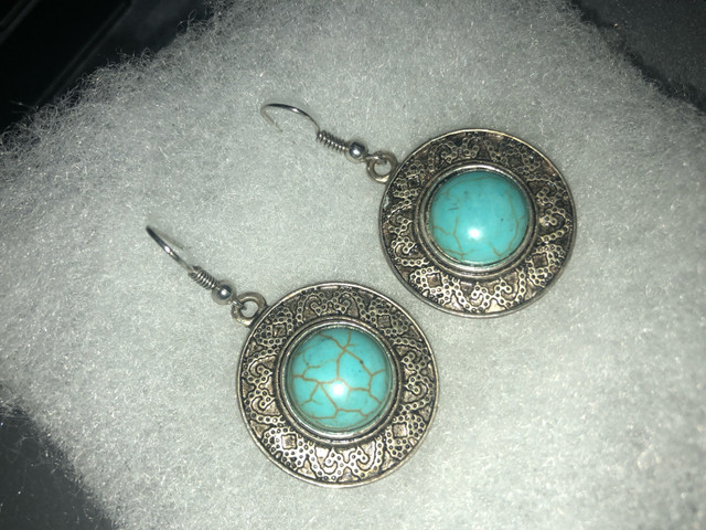 Vintage Turquoise Silver Metal Earrings in Jewellery & Watches in Calgary - Image 4