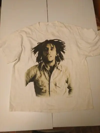 Brand -Zion Rootswear Official Licensed Large Lightly worn like new