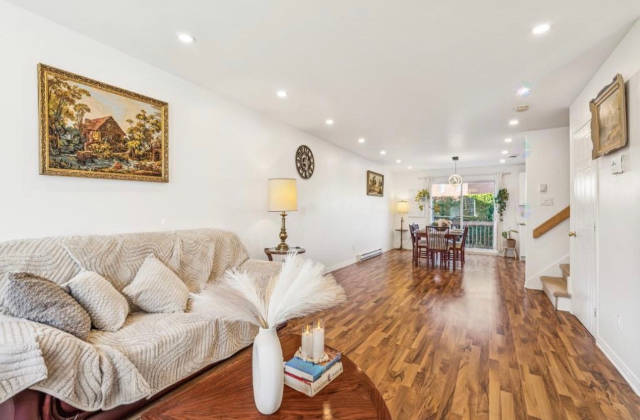 3-Bedroom Condo Townhouse in Brossard — Steps from RE — photo 1