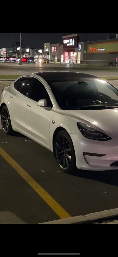Used 20 inch Tesla performance rims. OEM, includes the TPMS (tire pressure monitoring sensors) * Siz...