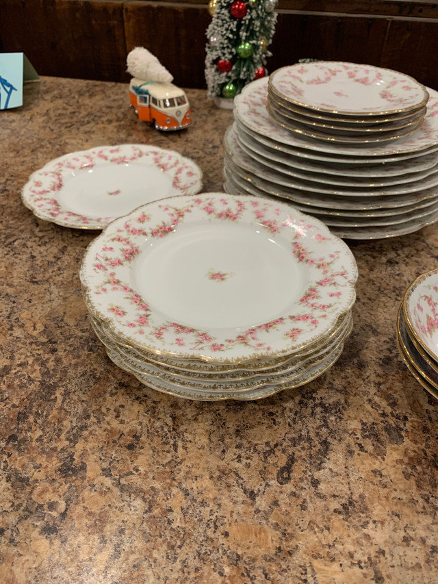 Antique Dish set  bridal rose in Kitchen & Dining Wares in Trenton - Image 2