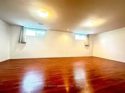 Scarborough Bsmt 3Bed 1Bath W/2Parkings
