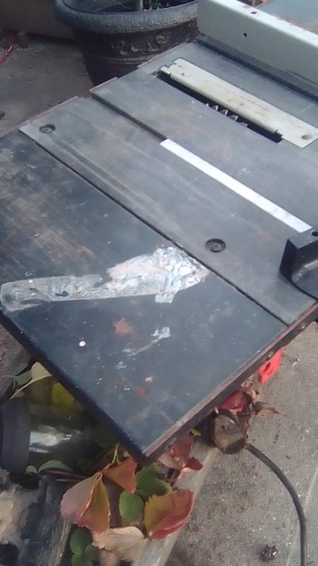 BLACK AND DECKER TABLE SAW in Power Tools in Stratford - Image 2