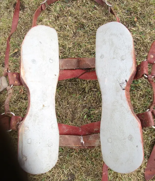 Pack saddle, sawbuck with some rigging, located Dawson Crk in Equestrian & Livestock Accessories in Dawson Creek - Image 10