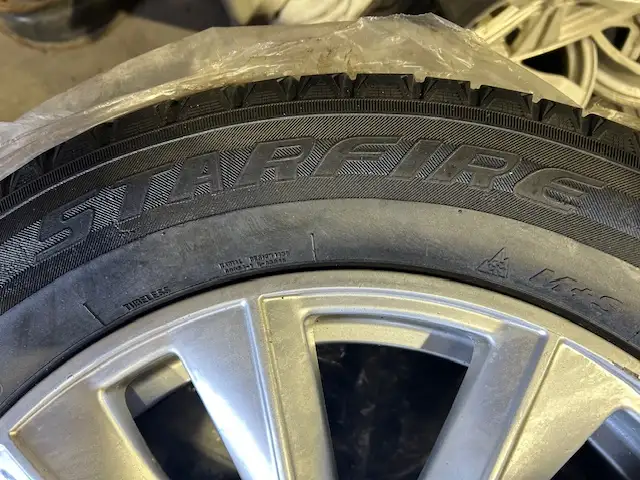 4 MAGS ORIGINALES BMW X6 2020 - 18 P +AVEC PNEUS HIVER 255/55/18 in Tires & Rims in Laval / North Shore - Image 4