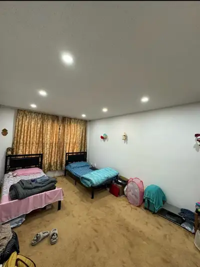 A sharing spot for one boy is available in an upper-floor room in Scarborough. Rent: $530/month ✅ Al...