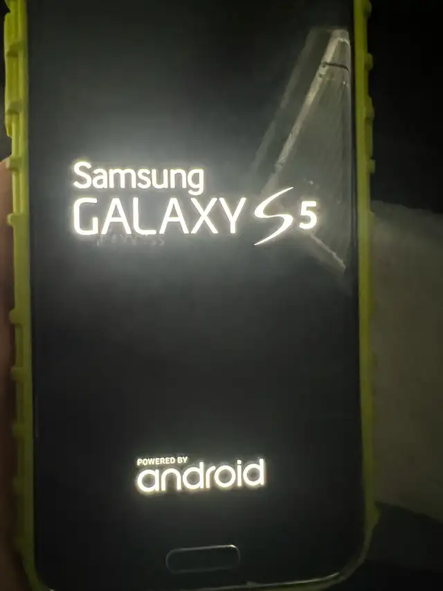 Samsung Galaxy S5 no charger in Cell Phones in Oshawa / Durham Region - Image 2