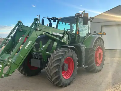 2019 Fendt 718 with 5x90 loader, bucket and grapple forks -Field ready needs nothing -Excellent shap...