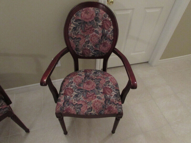 2 SIDE OR ACCENT CHAIRS in Chairs & Recliners in Oshawa / Durham Region - Image 2
