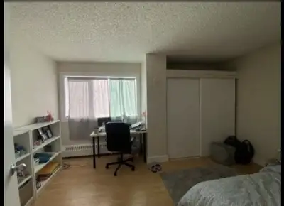 Available February 1st– Private Room for Sublet in Quinpool Towers ✨ A private room is available in...