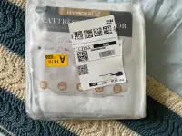 100% Waterproof mattress Protector, still in Amazon packaging