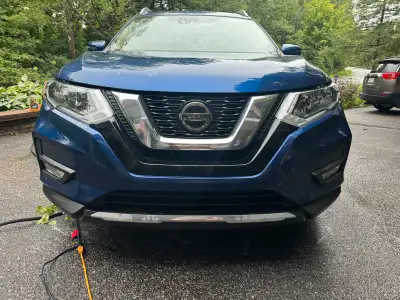 2019 Nissan Rogue SV AWD in great condition with panoramic sunroof, keyless entry, push button start...