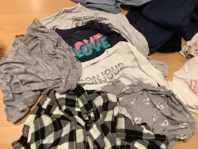 Vends lot vêtements fille14 ans, View more