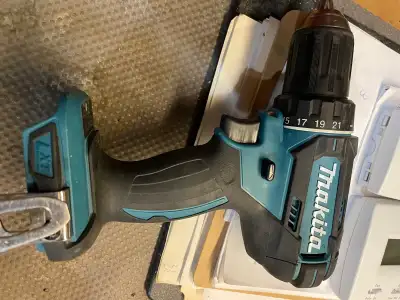 Makita drill 18 V LXT, View more