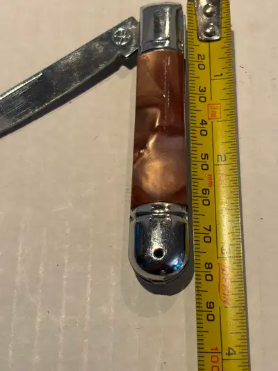 K038 Pocket Knife, Single 2-1/2” Blade, 5-3/4” Overall Asking: $10.00 Condition: Like new