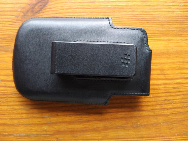 Blackberry Bold 9900 swivel holster - genuine leather in Cell Phone Accessories in Mississauga / Peel Region - Image 2