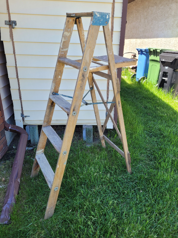 Wooden ladder 5 Foot Ladders & Scaffolding Calgary Kijiji