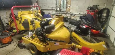 2005 vermeer bc 600xl. Just installed new flywheel bearings. Sharpened knives. Adjust the arbour. 27...