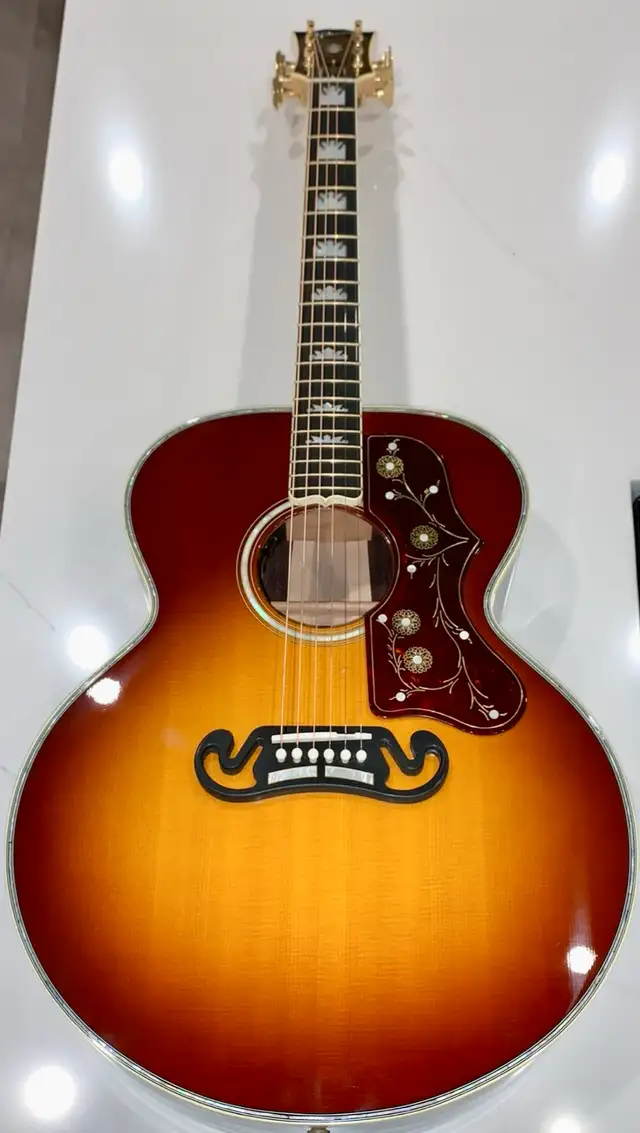 Gibson Custom Shop SJ-200 Regal in Guitars in Vancouver - Image 8
