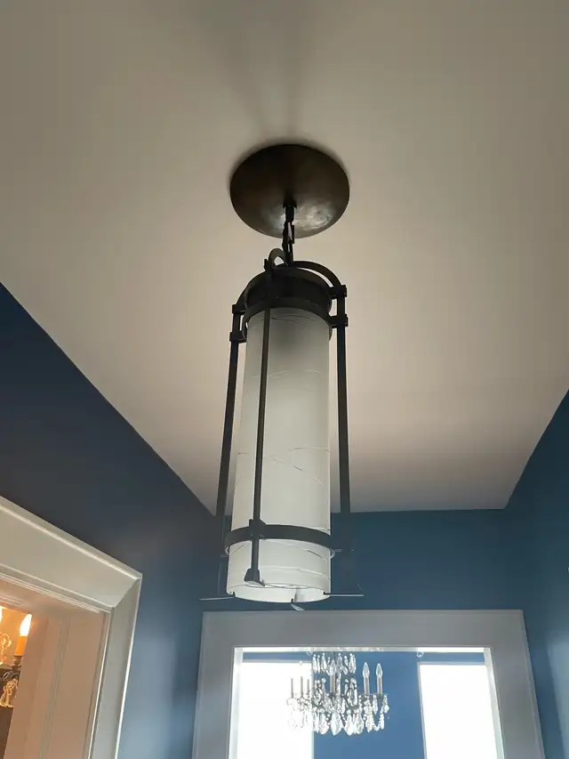 Antique chandelier  in Indoor Lighting & Fans in City of Toronto - Image 2