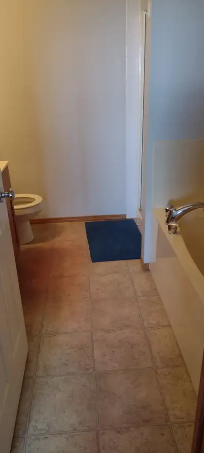 Room for Rent in Coventry Hills (shared accomodations