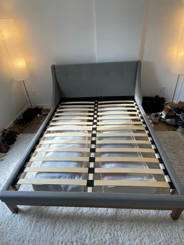 Bed Frame + base Queen size | Cadre de Lit avec sommier in Beds & Mattresses in City of Montréal - Image 4