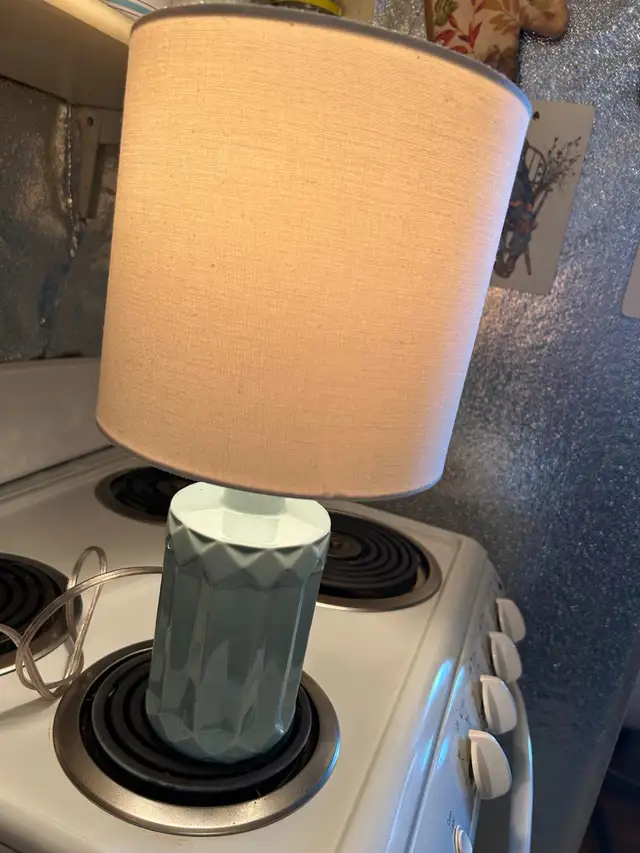 Small Table Lamp used - like new  for sale only $ 10 in Indoor Lighting & Fans in City of Toronto - Image 6