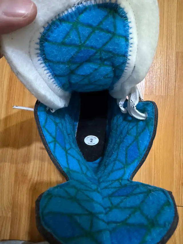 Boys’ Hockey Gear Bundle – Like New! in Hockey in Edmonton - Image 3