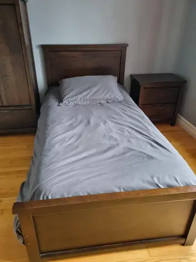 Lit simple en bois avec tiroirs, View more