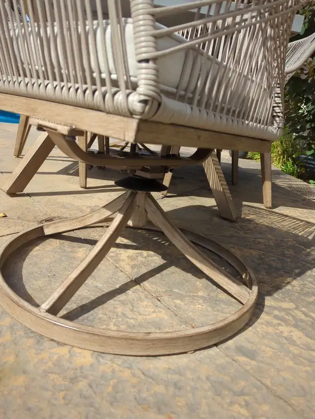 Patio Dinning Set - Steel Table in Patio & Garden Furniture in Mississauga / Peel Region - Image 8