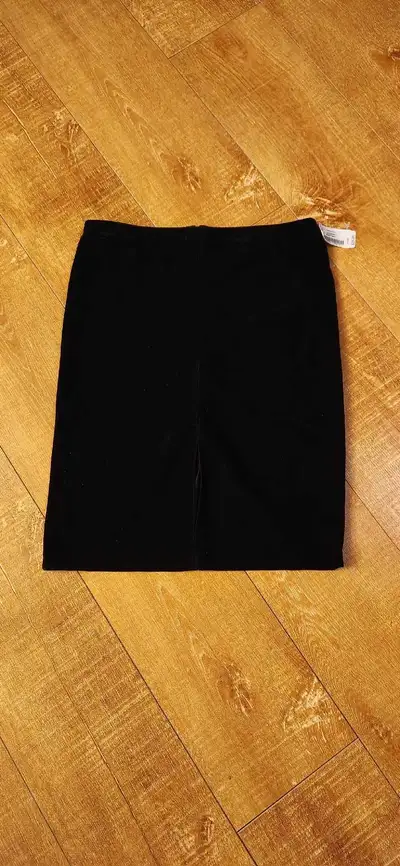 4 jupes médium , View more